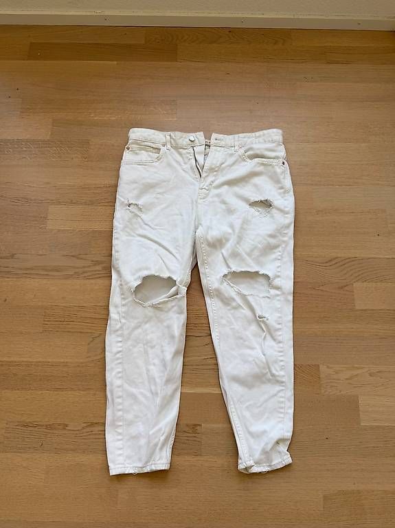 Pull&Bear Jeans: Pull&Bear Ripped Jeans - Weiss - Grösse 42 – Gebraucht aus Reinach BL von bloom_1999