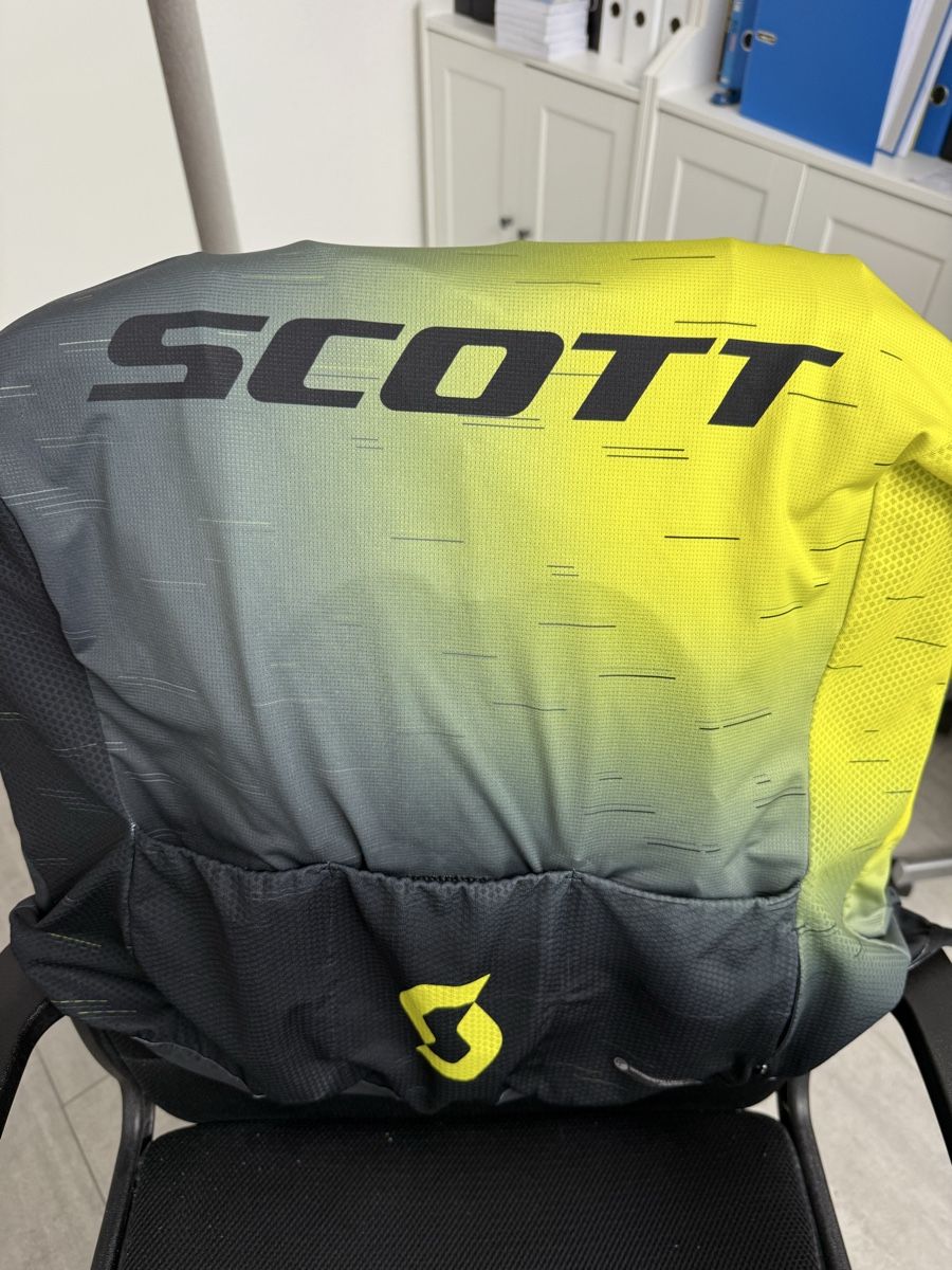 Scott Canottiere & Pantaloni: SCott SCRAM x ODLO – Usato da Glattbrugg venduto da aventadooor 2