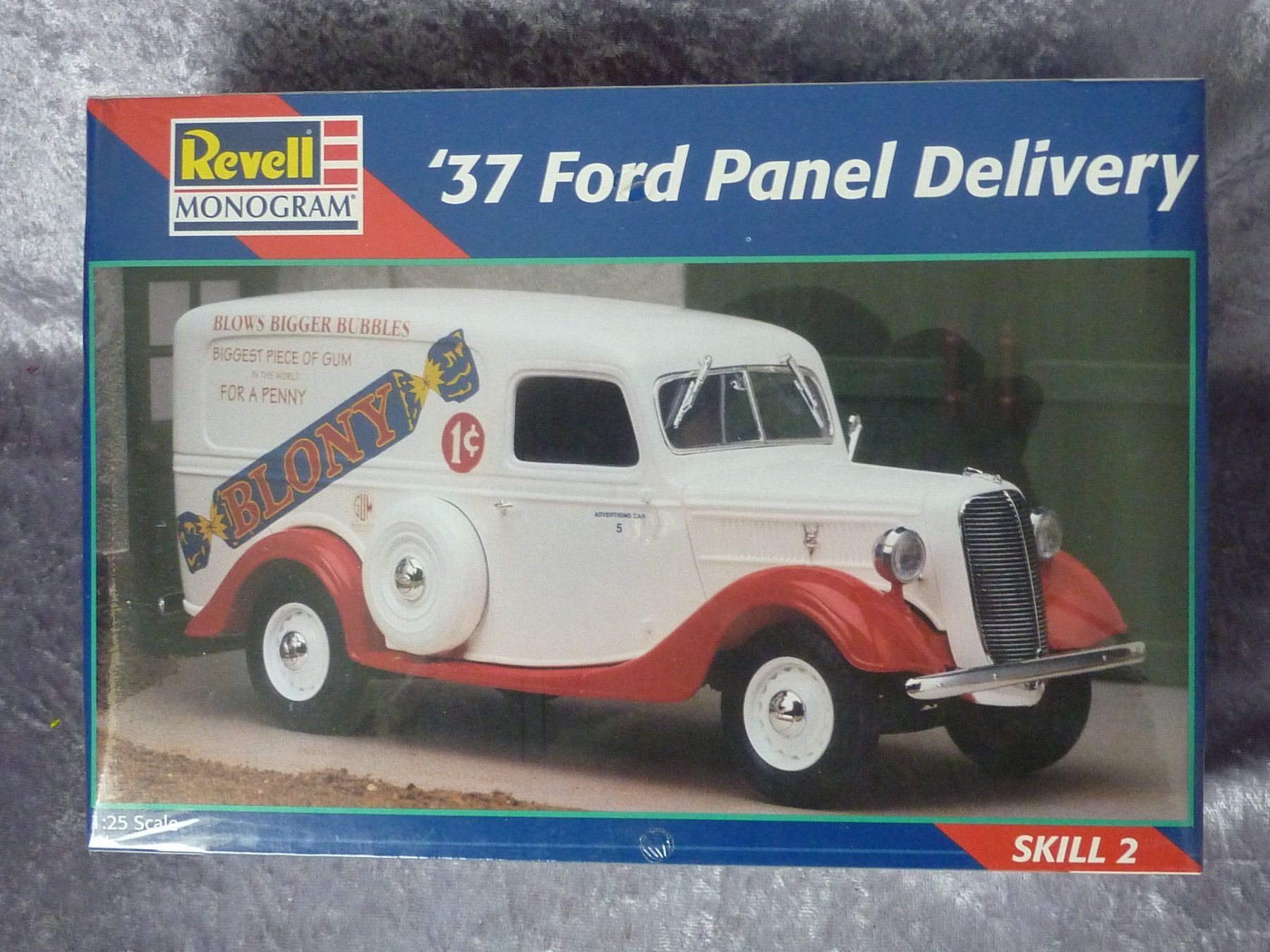 Revell Modellini d'auto: Ford Panel Delivery 1937  1:25 – Nuovo e nell'imballaggio originale da Dürrenäsch venduto da modellautos4you