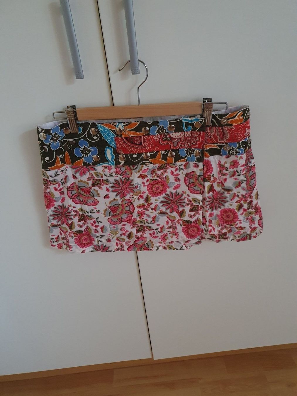 Moshiki Gonne: Moshiki Jupe – Usato da Bercher venduto da Dusudouest 3