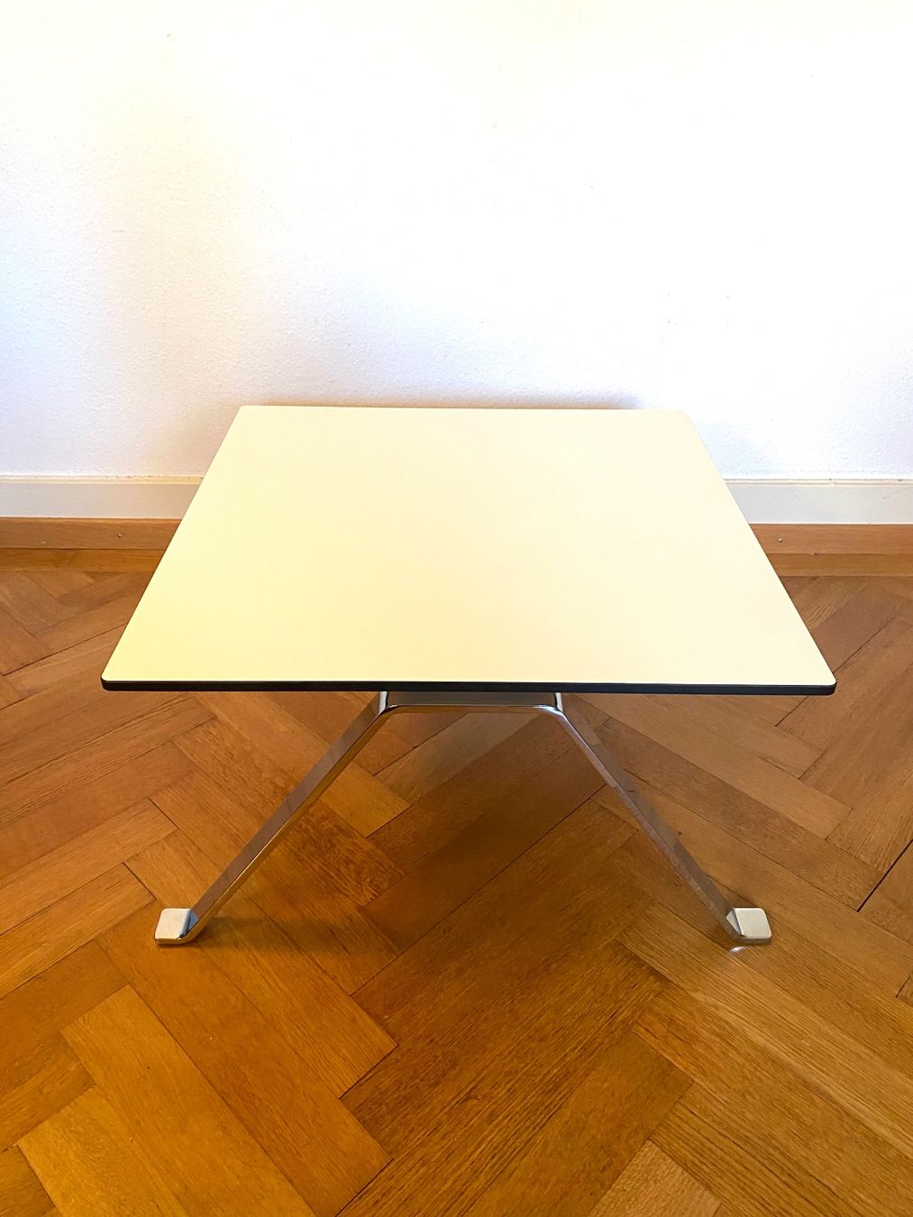 Nachttische: Design Coffeetable Tisch Girsberger – Gebraucht aus Olten von sportwelt 4