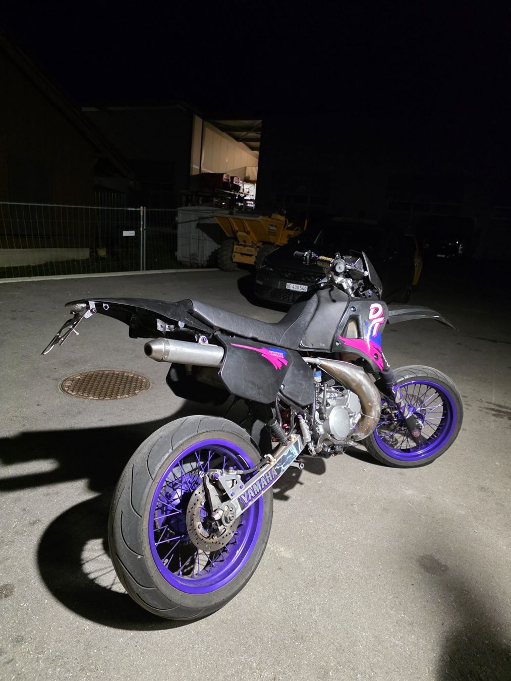 Strada: Yamaha DT125R – Usato da Gurmels venduto da CedricTschannen 1