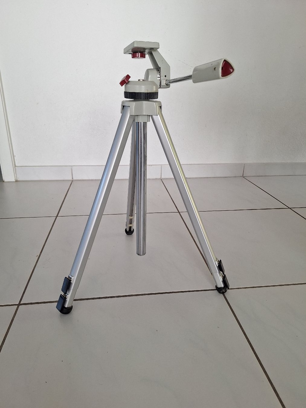 Trépieds & Accessoires: BILORA Mod. 3023 Dreibein Stativ – D'occasion à Künten par Luca99
