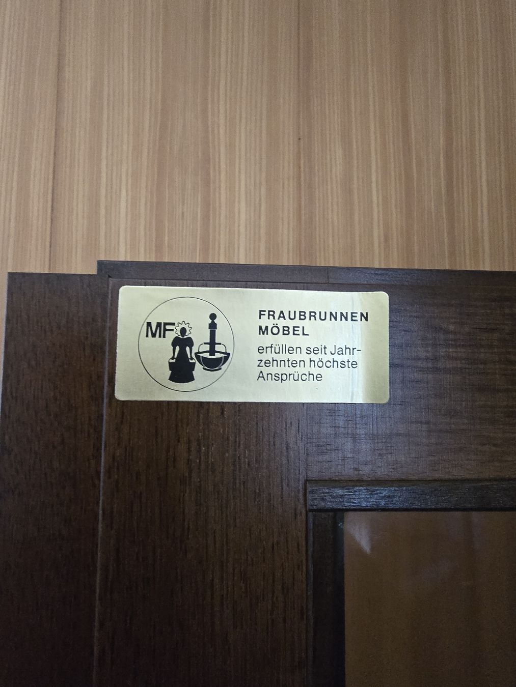 Vetrine: Vitrine Fraubrunnen Möbel - schweizer Möbel – Usato da Dinhard venduto da giusti 5