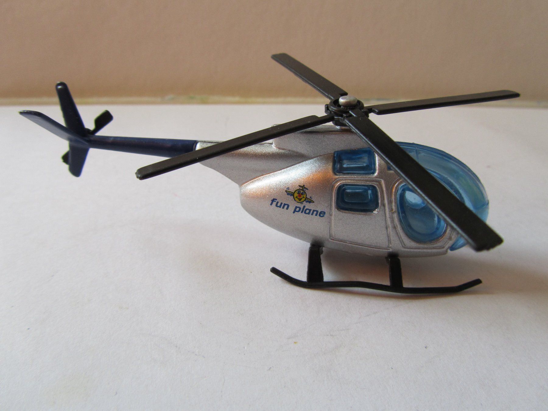 Modellbausätze & Standmodelle: Helikopter 'fun plane', Hersteller CE ? – Gebraucht aus Weiningen ZH von dietsch57 2