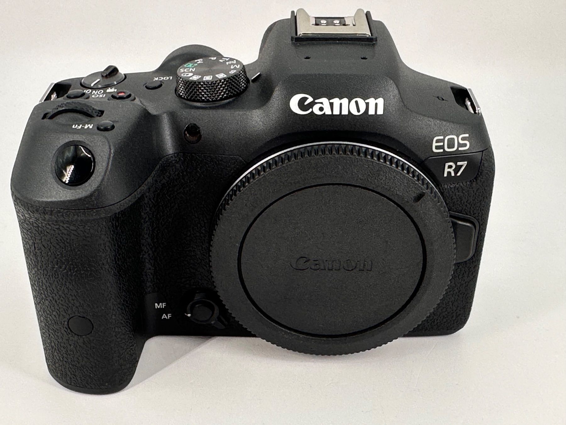 Canon Fotocamera: Canon EOS R7 +18-150 ist stm Objektiv – Nuovo (secondo la descrizione) da Arbon venduto da Sed_9bj9 1