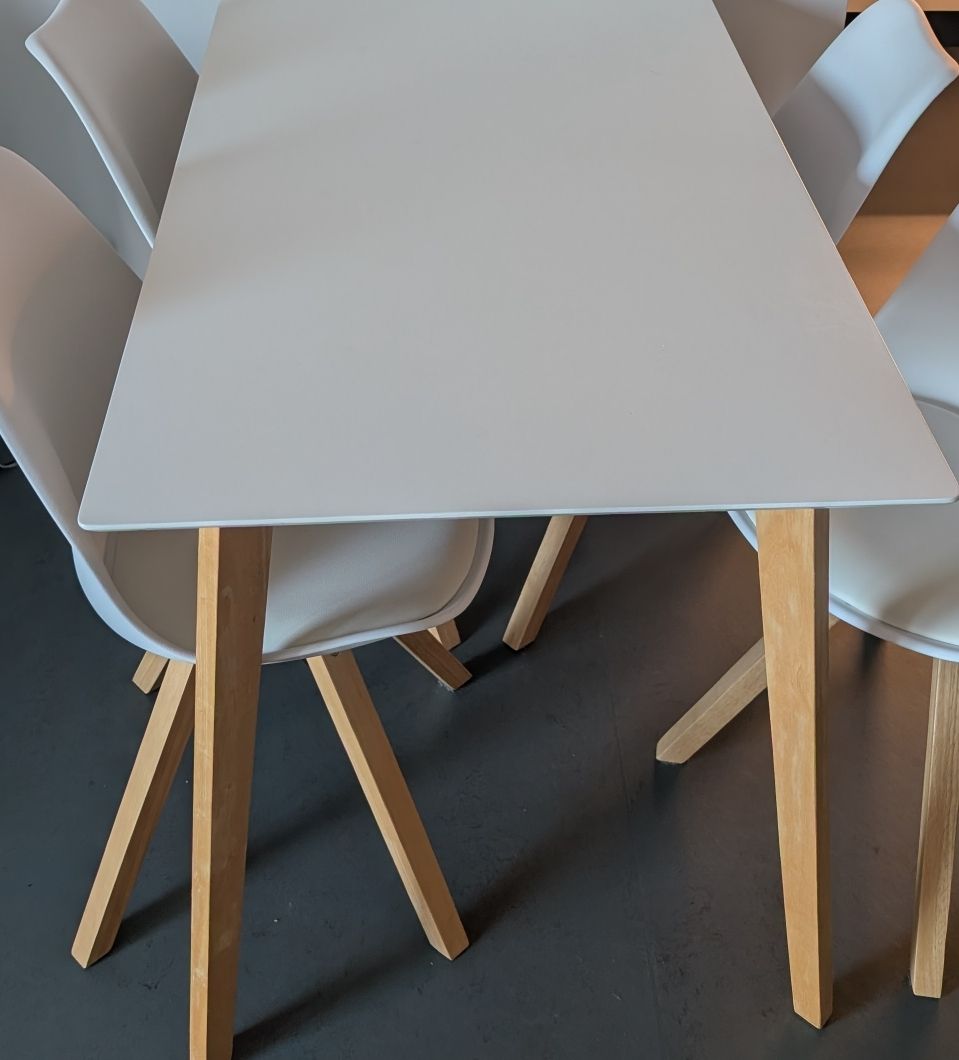 Jysk Tables: Esstischset weiss mit Holzbeinen – D'occasion à Kreuzlingen par cat_855z 3