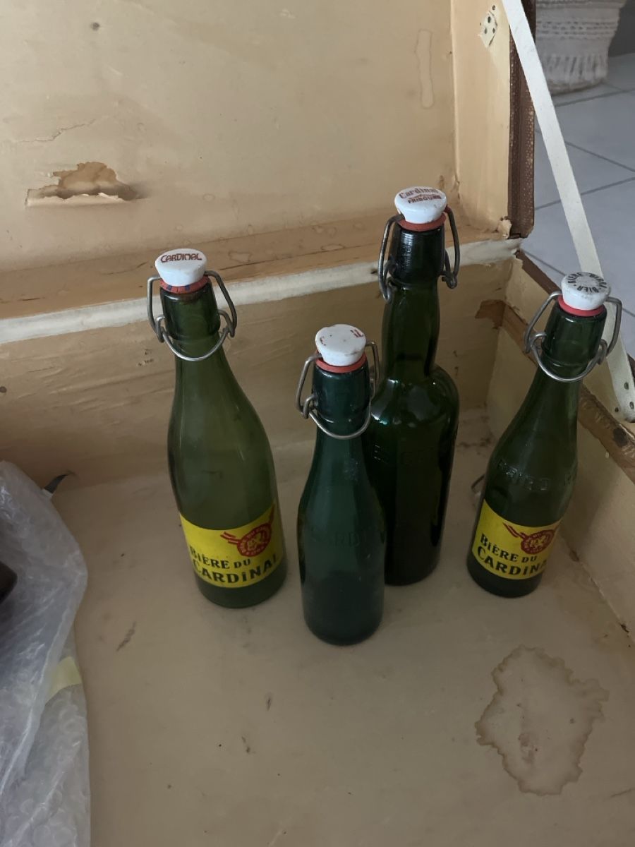 Verres, cruches & bouteilles: Bière Cardinal  – D'occasion à Neyruz FR par Martin0129