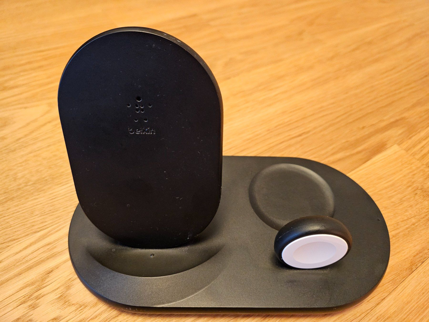 Belkin Accessori per Smartwatch: Belkin Boost Charge 3-in-1 – Usato da Basel venduto da pet_wpf7 1