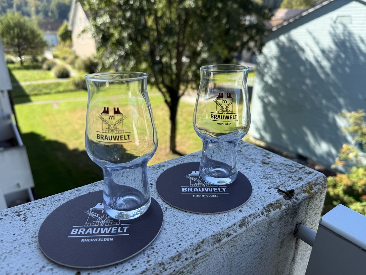 Bicchieri: Bierglas FELDSCHLÖSSCHEN NEU (inkl Bierdeckel) – Nuovo (secondo la descrizione) da Winterthur venduto da Montreal63 3