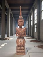 Elegante Holzskulptur, Asiatische Handarbeit, Vintage Stil
