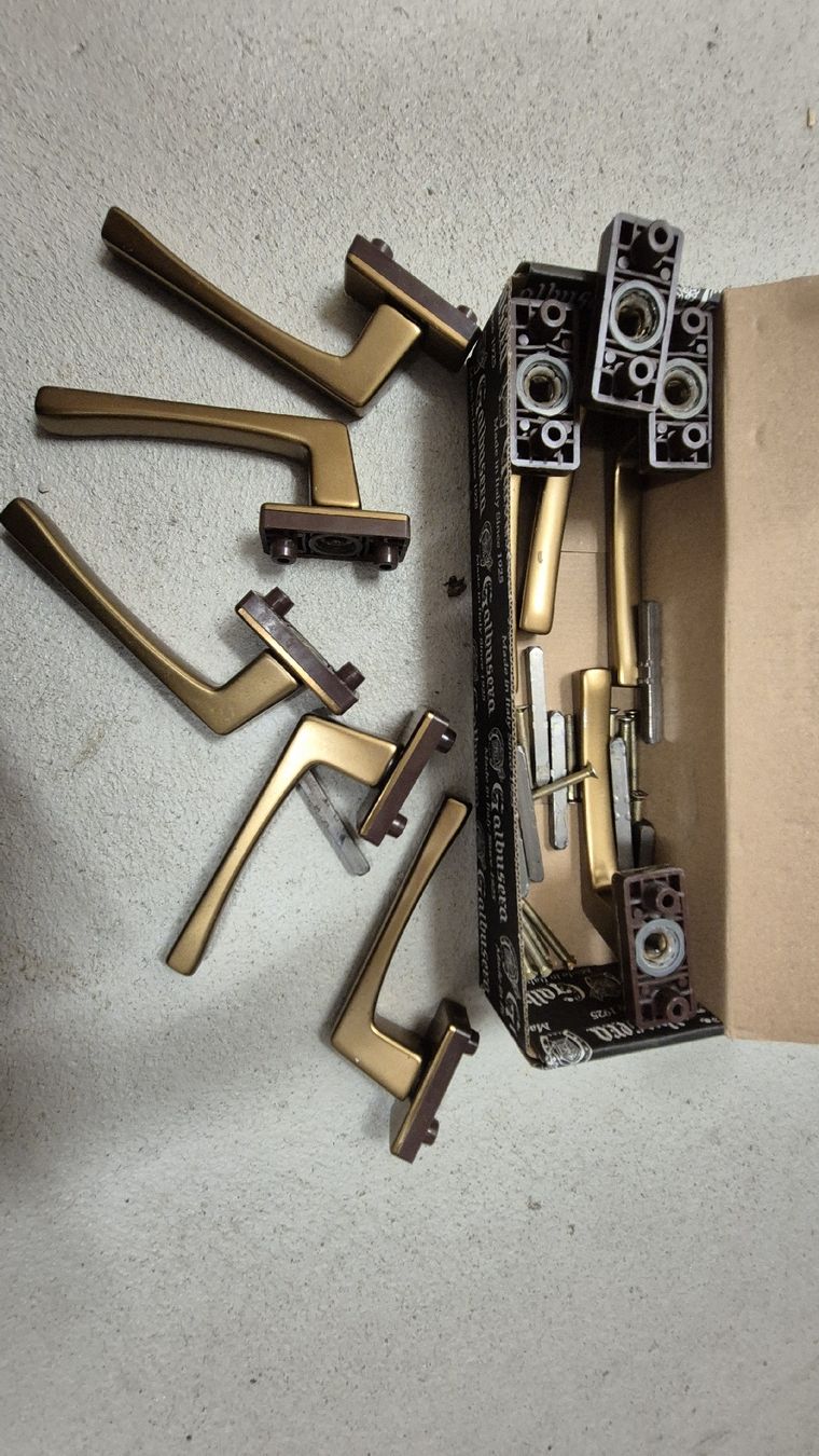 Finestre: Vintage Fenstergriffe, goldfarbe Messing – Usato da Lenzburg venduto da DobrzynM