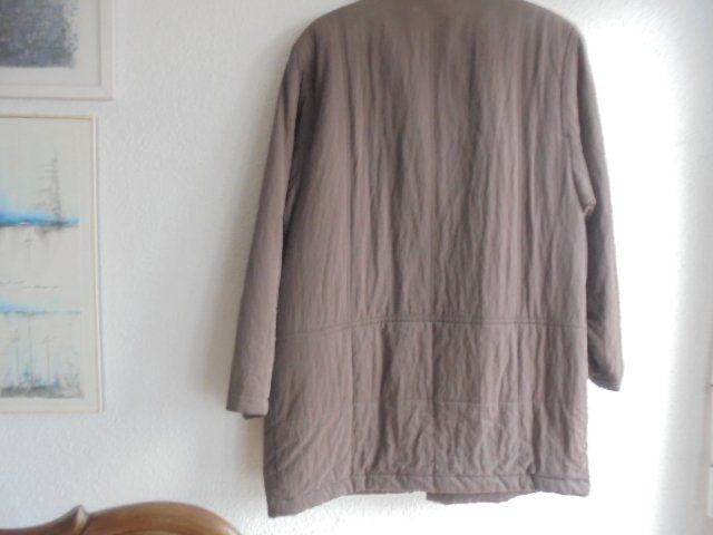 Giacche: Winterjacke dunkelbraun Gr. 46-48 – Usato da Hinwil venduto da Glasperlen 1