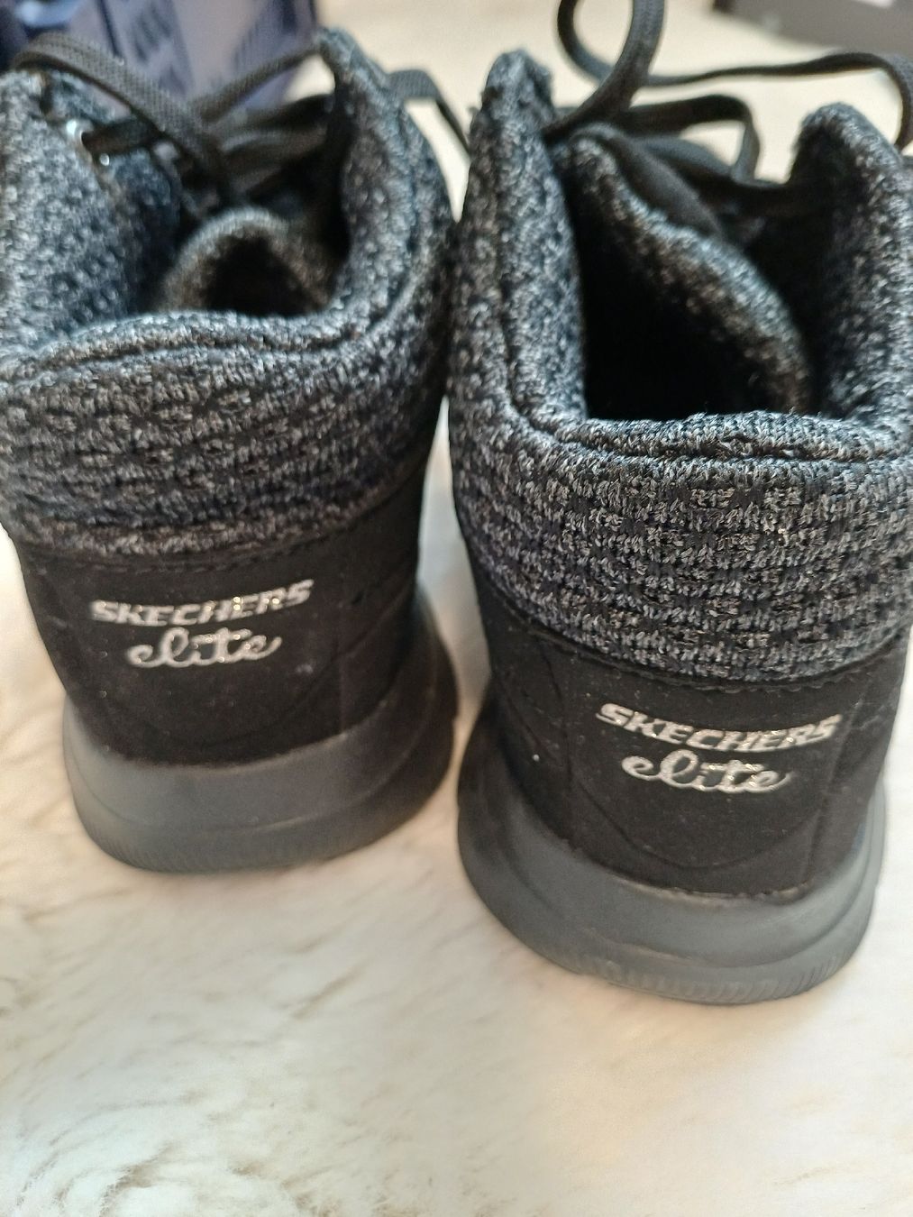 Scarpe da uomo: 35 Skechers Elite Warm Tech Memory Foam Neuwertig – Nuovo (secondo la descrizione) da Walenstadt venduto da emynmuil1 2