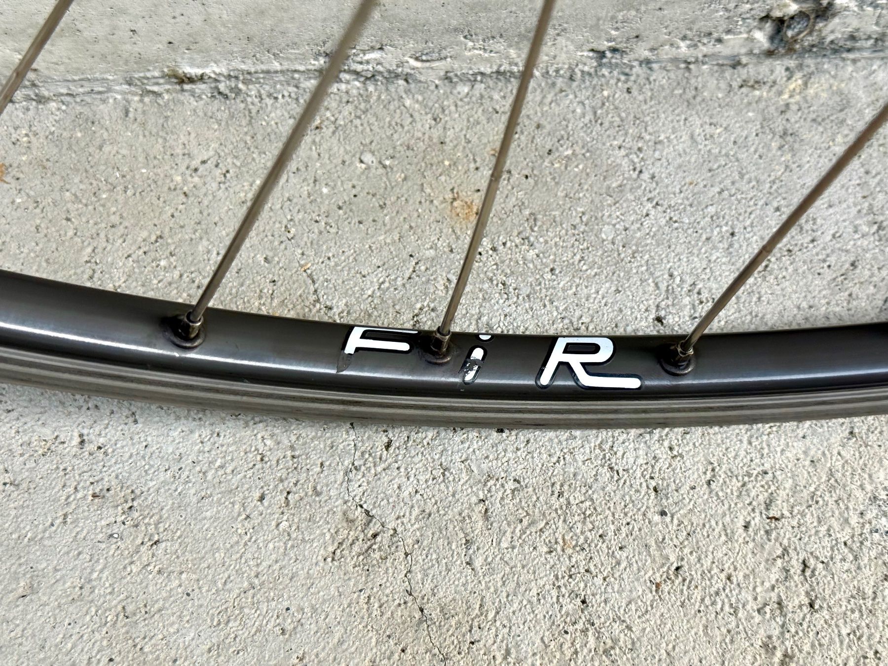 Paire De Roues 700C Alesa / Shimano 600 Tri-Color – Belgique – Pneus Schwalbe