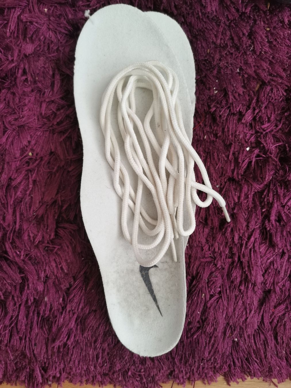Nike Scarpe da uomo: Nike Schnürsenkel und einlegesohle 44 – Usato da Bern venduto da ged_ffx9