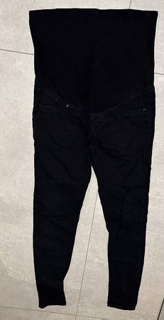 Schwarze Schwangerschaftsjeans