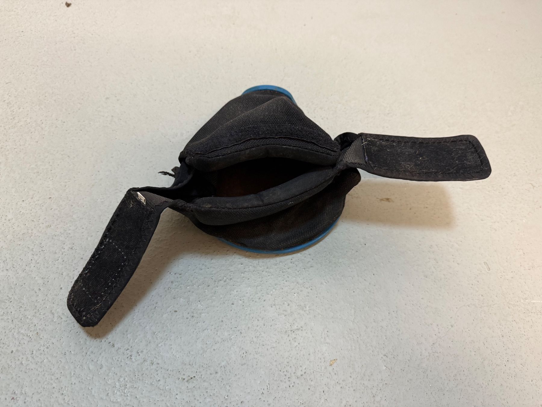 Bottes de soin: Krankenhufschuh Pferd – D'occasion à Hochdorf par RobineWidmer 2