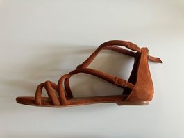 Cognacfarbene Wildleder-Sandalen von Sandro - neu