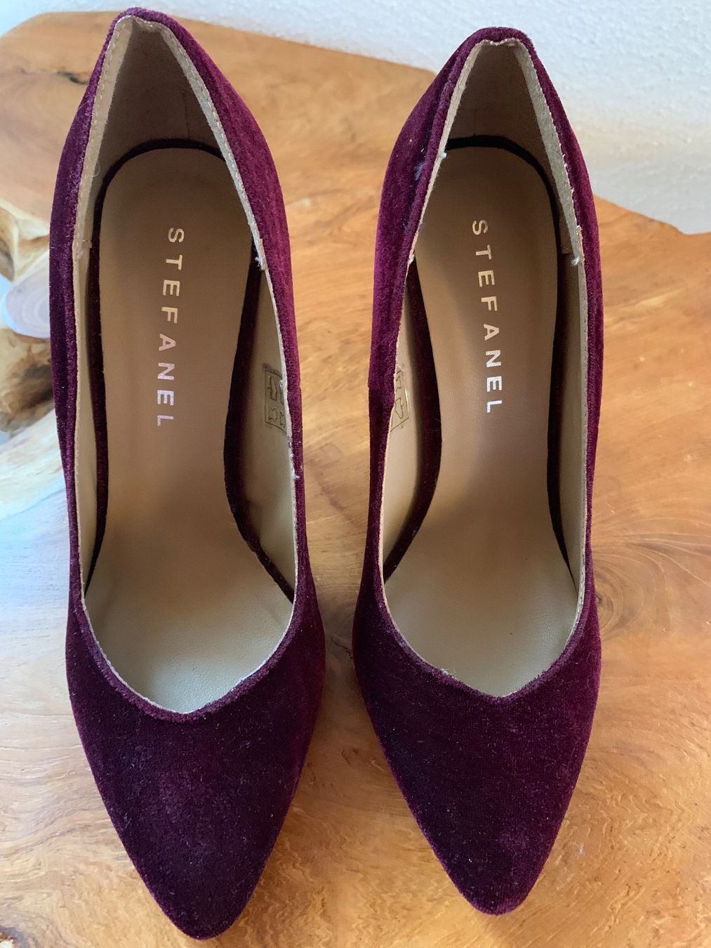 Stefanel Scarpe da donna: Stefanel Samt Pumps gr 38 – Usato da Sempach venduto da katzaana3