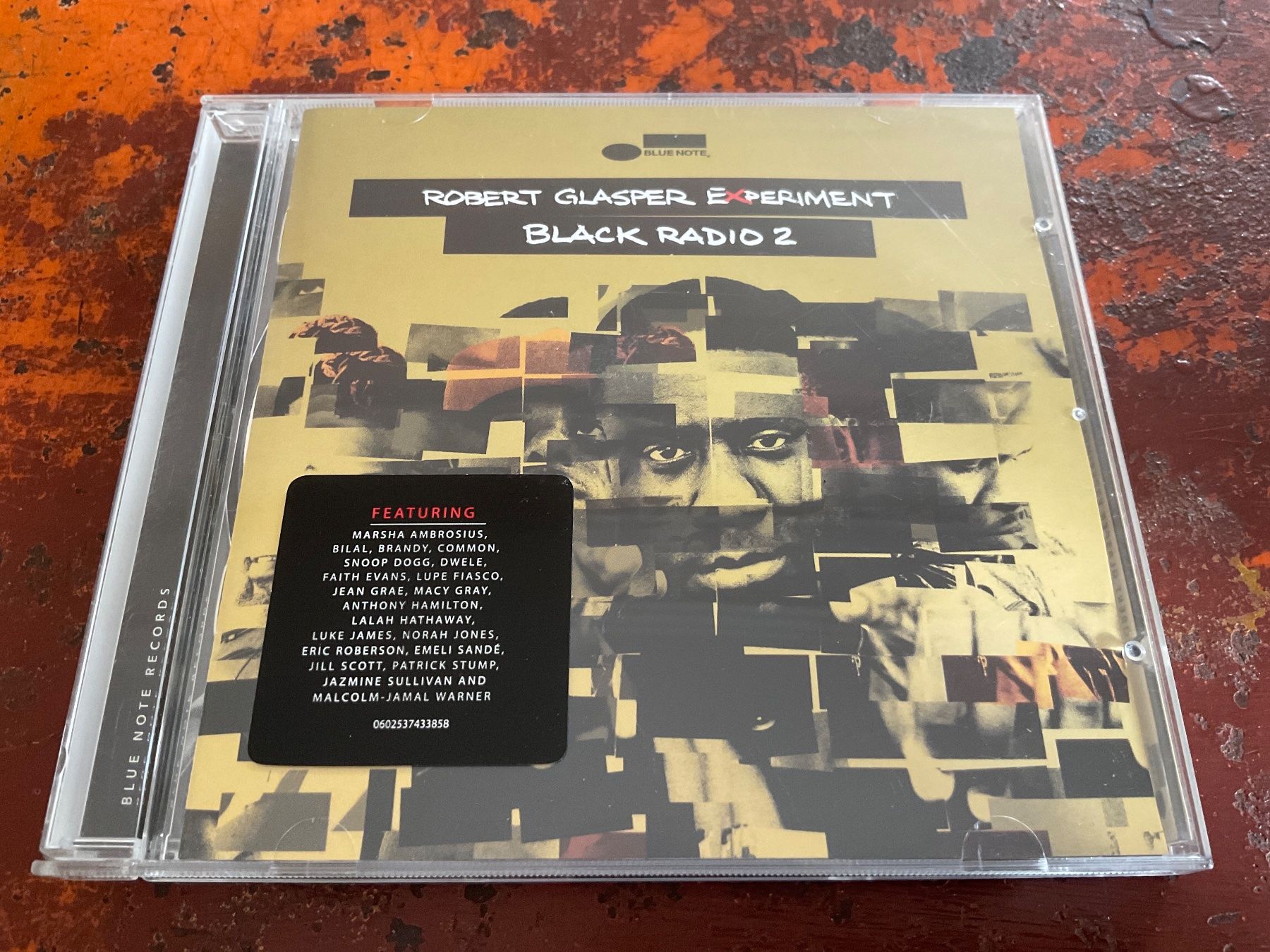 CD: Robert Glaser Experiment Black radio 2    CD – Usato da Delémont venduto da vinylfreak01
