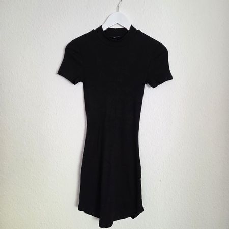 Schwarzes Minikleid, Grösse S - perfekt für den Sommer!