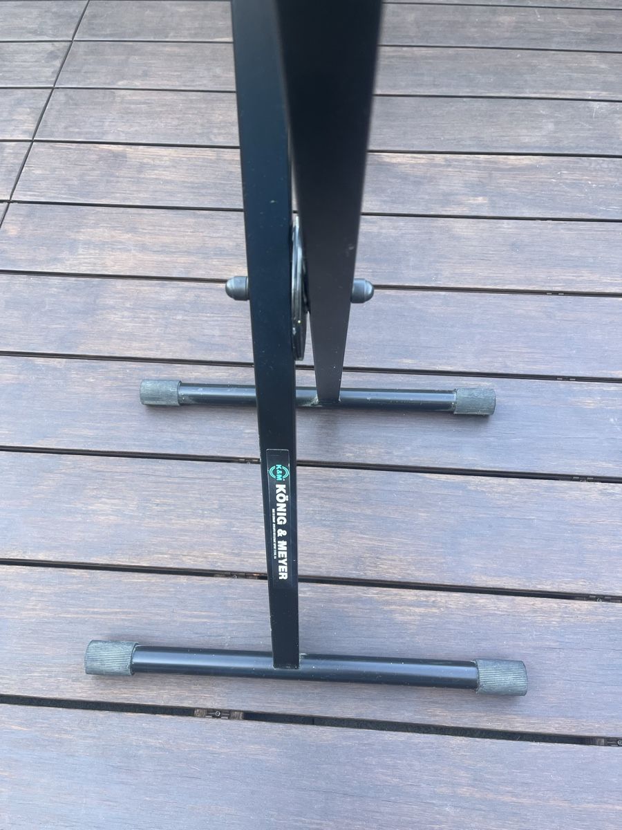König & Meyer Supporti per strumenti musicali & leggii: Keyboard-Ständer König & Meyer – Usato da Tagelswangen venduto da Ugine_09 2