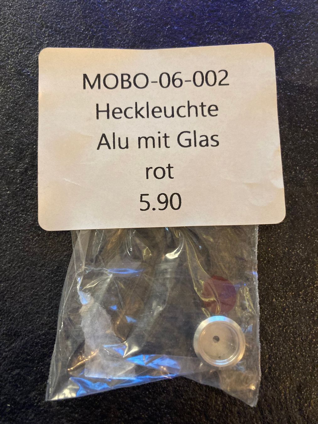 Modellismo RC: Heckleuchte Alu mit Glas rot – Nuovo e nell'imballaggio originale da Lausanne venduto da Techobby