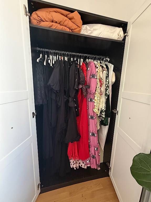 Schränke: IKEA Pax Kleiderschrank – Gebraucht aus Flawil von Tintenfisch__ 2