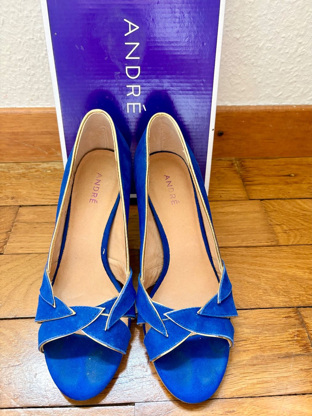 André Scarpe da donna: Escarpin bleus ANDRÉ T.38 – Usato da St-Ursanne venduto da milezarde