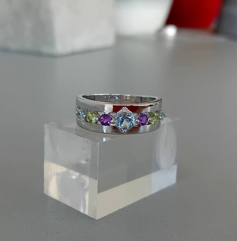 Anelli: Ring mit Blautopas in 375 Weissgold – Usato da Stans venduto da wer_fd5f 3