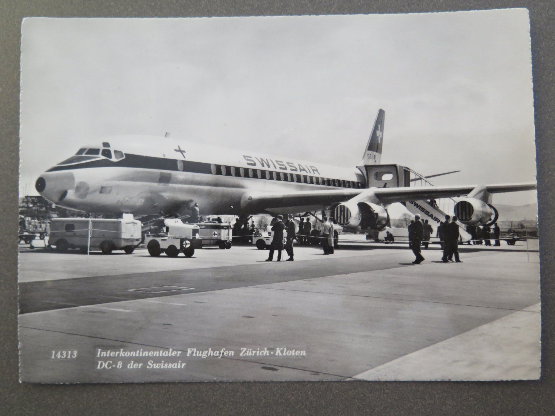 Cartoline postali: KLOTEN - DC-8 DER SWISSAIR – Usato da Wittenbach venduto da lipasal