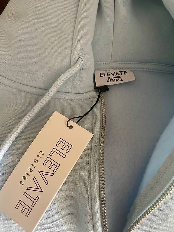 Maglioni & Felpe: Elevate Kapuzenjacke Hellblau, Neu! – Nuovo (secondo la descrizione) da Küsnacht ZH venduto da fst_5sbh 3