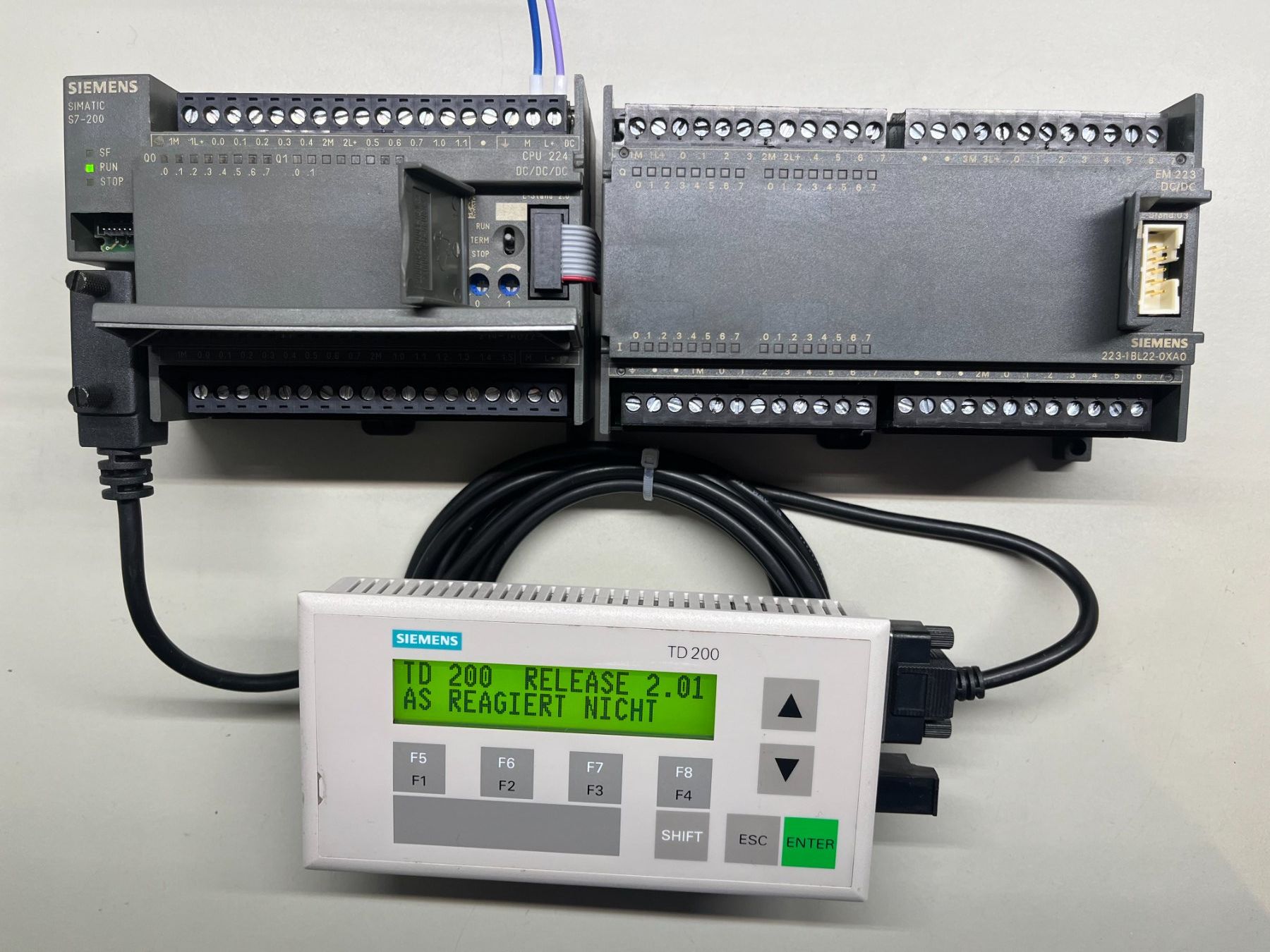 Siemens Componenti elettronici: Siemens Simatic S7-200 SPS Baugruppe mit TD200 Display – Usato da Jenaz venduto da Speedy350