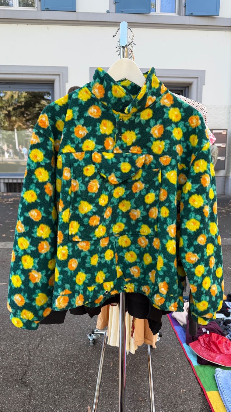 Maglioni & Felpe: Fleece Pullover Blumenmuster Grösse M – Usato da Basel venduto da annakati
