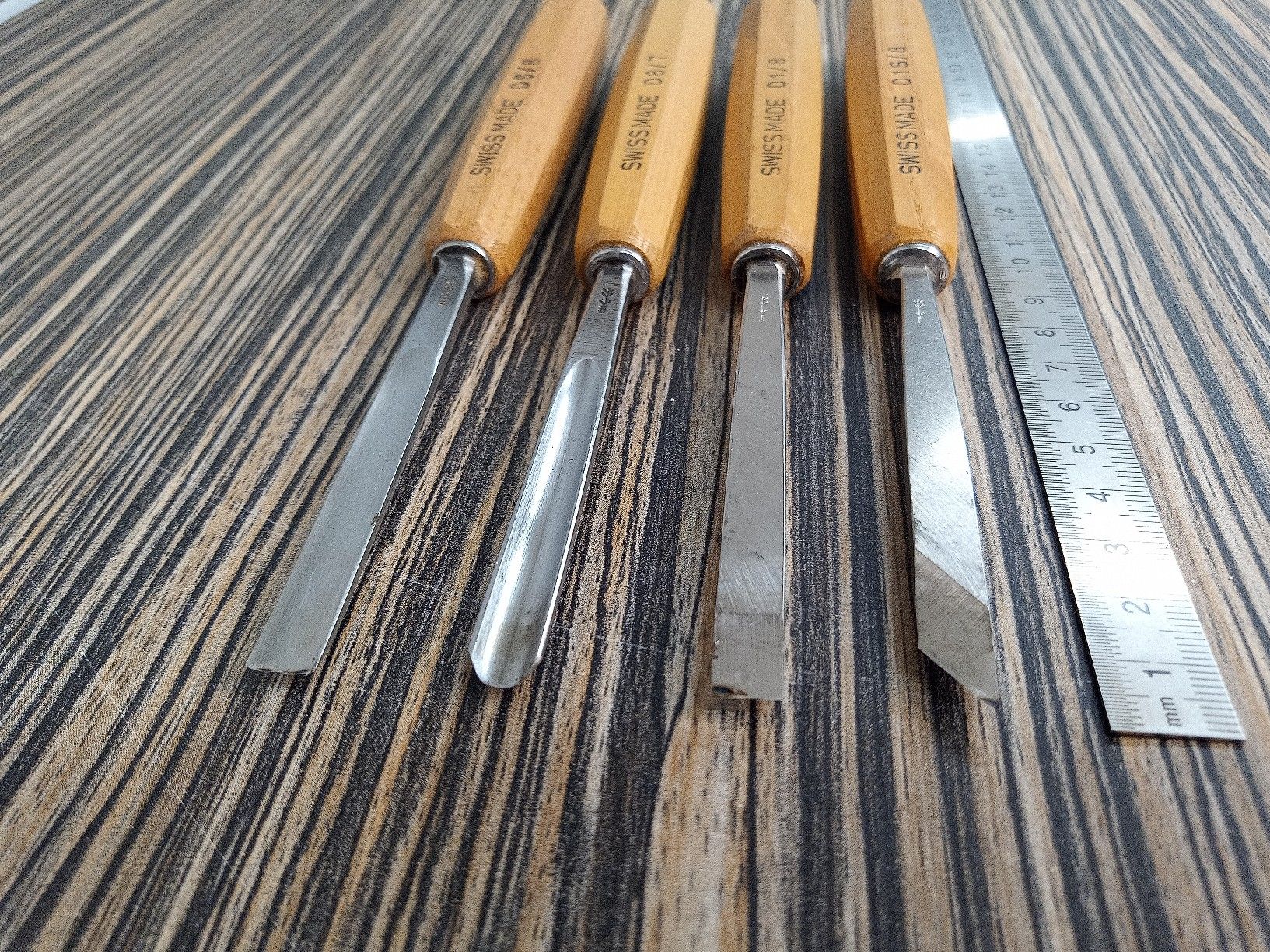 Tous les outils: 4x Stechbeitel / Schnitzwerkzeug swiss made – D'occasion à Reiden par Zofi-Brocki 2