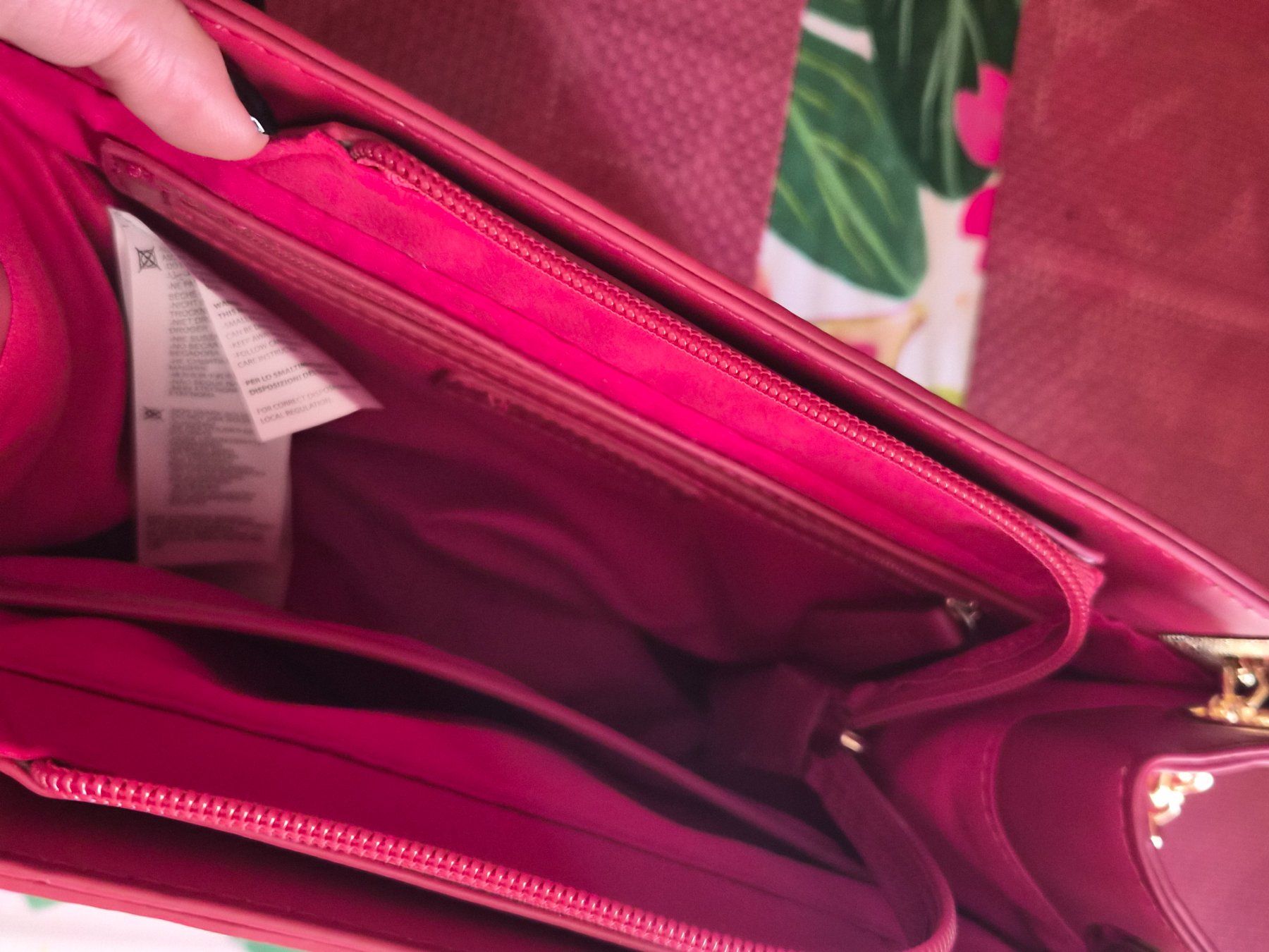 Valentino Borse da donna: VALENTINO TASCHE ROT NEU – Nuovo (secondo la descrizione) da glattbrugg venduto da Aurica 4