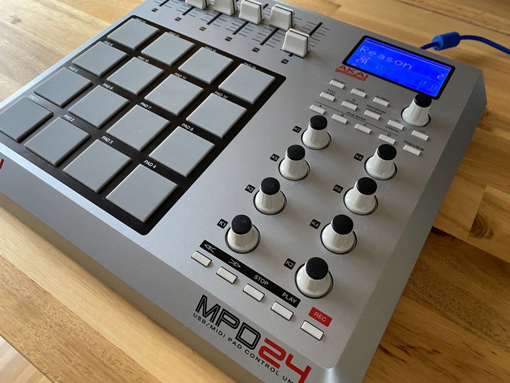 Akai MPD24 - MIDI-Über-USB Pad-Controller | Kaufen auf Ricardo