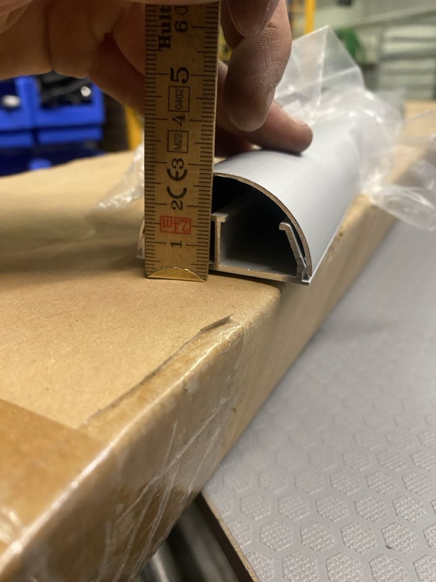 Profilati: 6x Bosscom Kabelkanal ab 1.- – Nuovo e nell'imballaggio originale da Wabern venduto da HK-Design 4