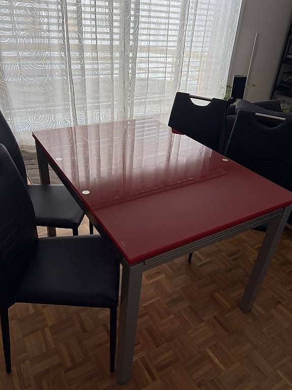 Set di tavolo e panche: Table en verre 120/80 et 4 chaises – Usato da Territet venduto da edwin.f 1
