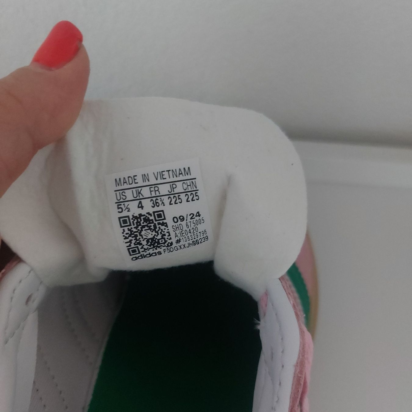 Adidas Scarpe da donna: Adidas 36 2/3 – Nuovo e nell'imballaggio originale da St-Maurice venduto da Ros_xgj8 1