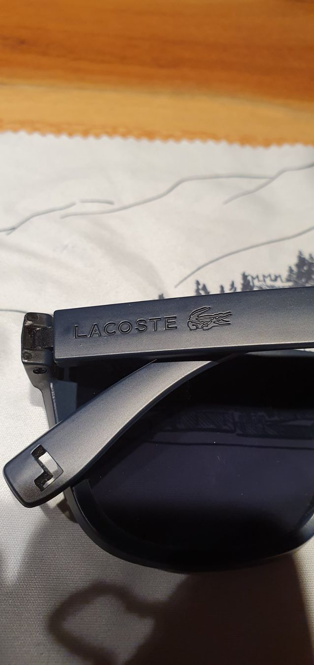 Lacoste Brillen & Gläser: Lacoste Sonnenbrille Original + Putztuch. – Gebraucht aus Zürich von Leica.C89 5