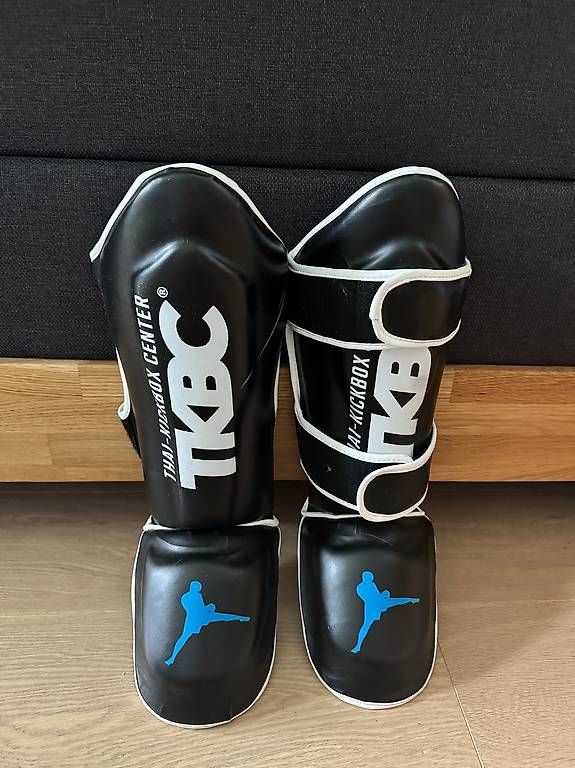 Guanti & manicotti: KickBox / Boxhandschuhe und Schienbeinschoner – Usato da Horw venduto da bluesky_7 3