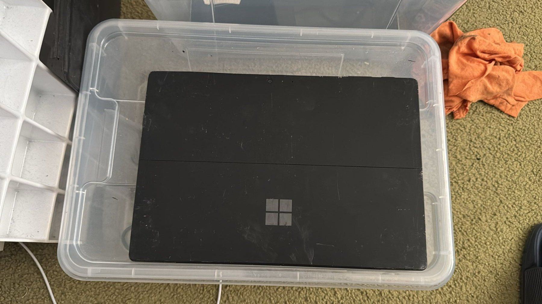 Microsoft Notebook: Surface pro 6, 256GB - i5 - 8GB RAM - Modell 1796!! – Difettoso da Olten venduto da HoYa01 1
