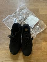 Tanzschuhe schwarz mit leicht erhöhtem Absatz