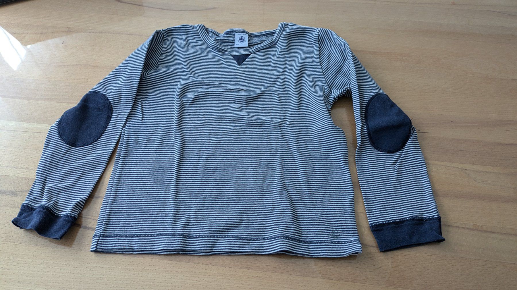 Petit Bateau Pullover & Sweatshirts: Petit Bateau Unterzieh Shirt / Pullover - 116  -  gestreift – Gebraucht aus Staufen von Fleby84