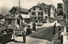 St. Gingolph  VS - Douanes Suisse / vieilles voitures /autos
