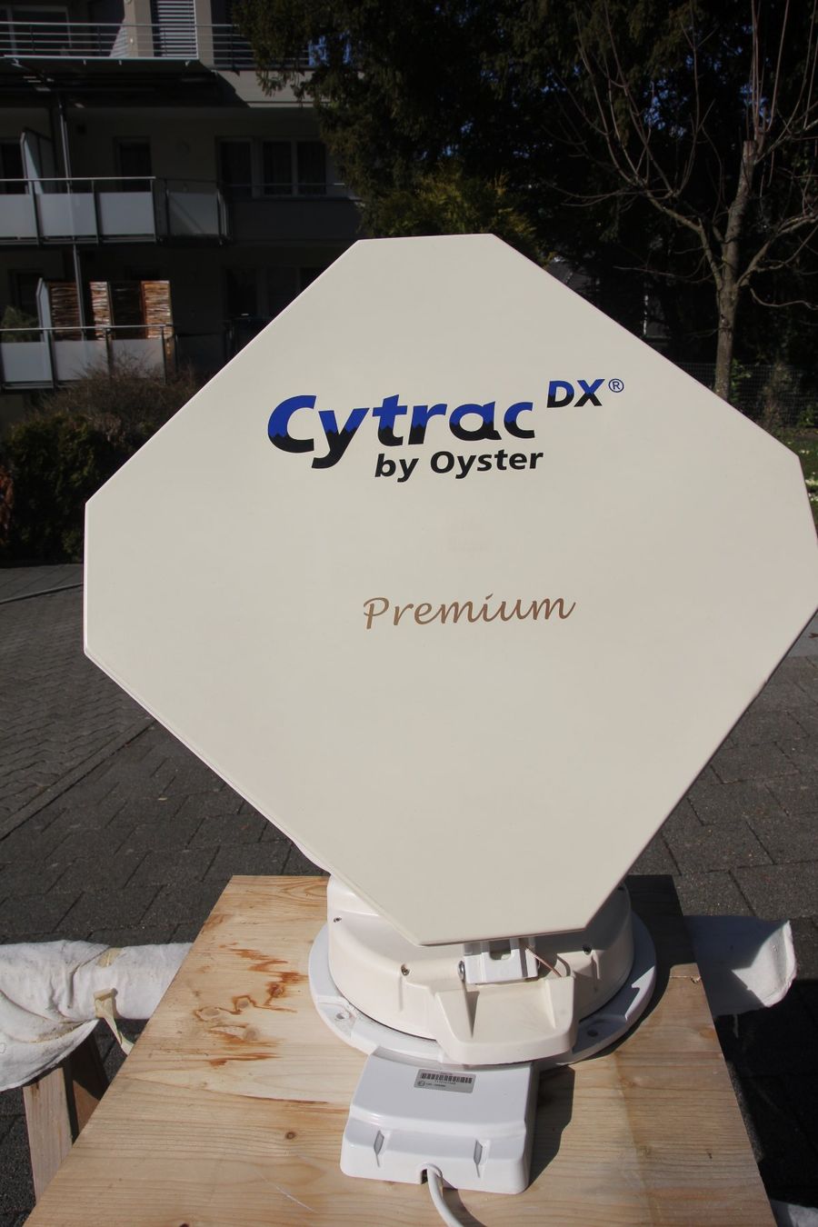 Satellitenschüssel: Sat-Anlage der Marke Oyster, Typ Cytrac DX – Gebraucht aus Buochs von Robea_12 2