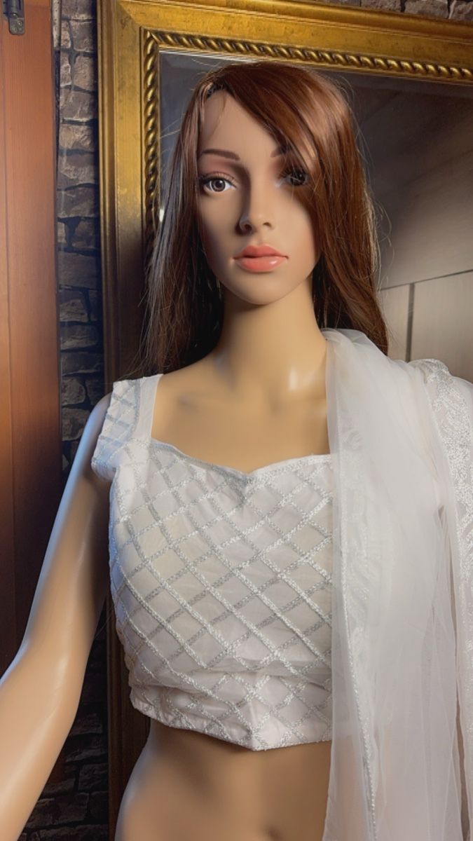 Lotti di vestiti: Verführerischer Silberner Netz-Lehenga – Nuovo e nell'imballaggio originale da Murgenthal venduto da mah_vy9v 1