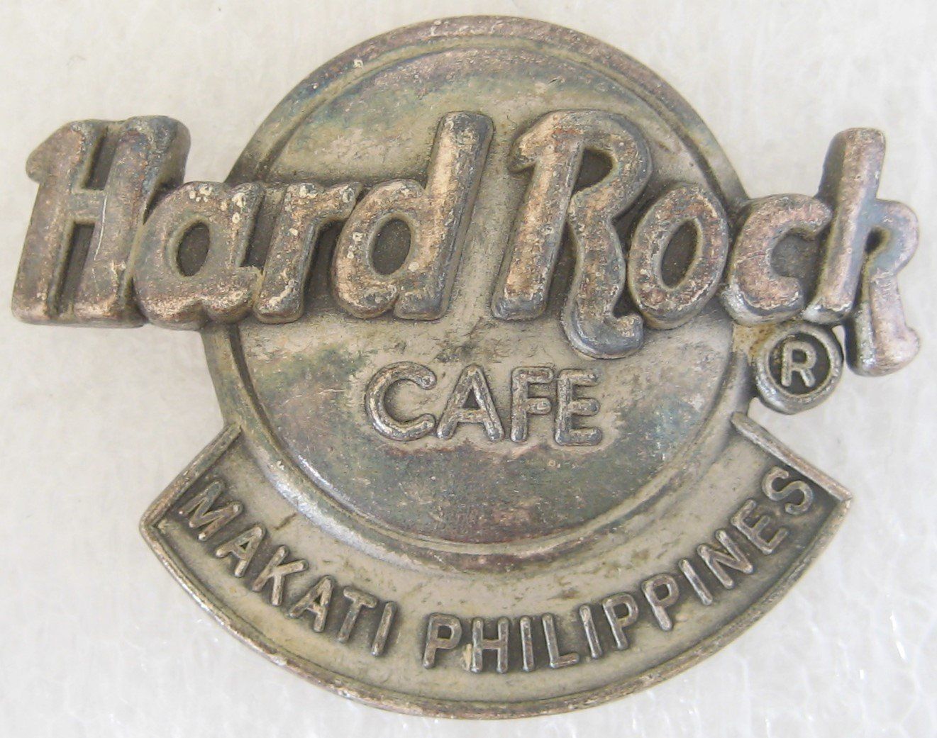 Hard Rock Cafe Placchette & Badge: Hard Rock Cafe Makati ______________ Hobby Data Base # 20736 – Usato da Emmenbrücke venduto da tms1122